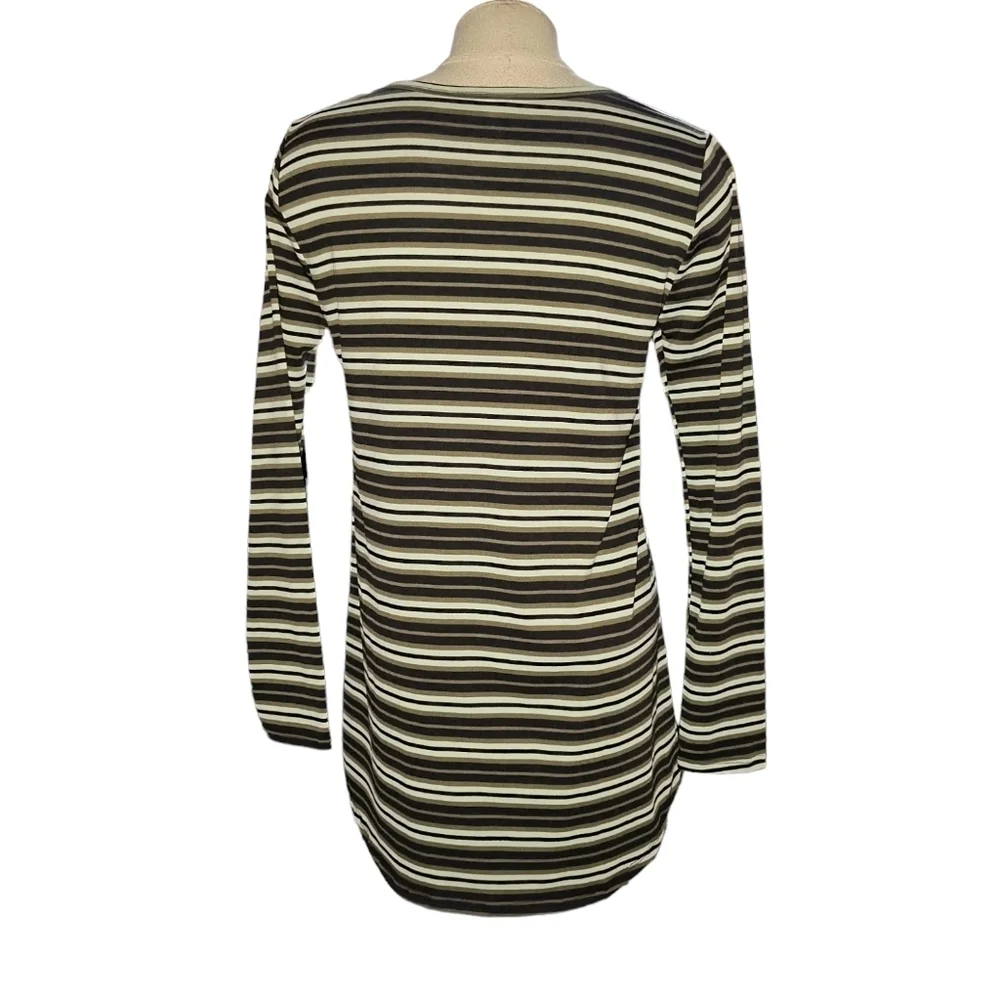 NWT LuLaRoe Lynnae Long Sleeve T Size S (Size 6-8)